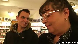 ნება მომეცით იჯდეს თქვენი pussy თქვენი სახე სანამ fucking.