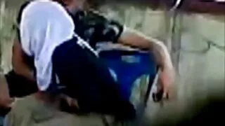 მან გაუზიარა თავისი მეგობარი ბიჭი თავის რუს მშვილებელ დედას.