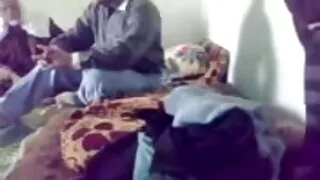 ბოროტი ჯადოქრებს გაღიზიანება აზიელი ბიჭი.