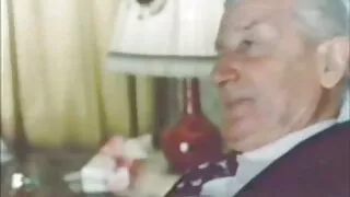 ქერა cheats on მეგობრის ერთად მიმტანი.